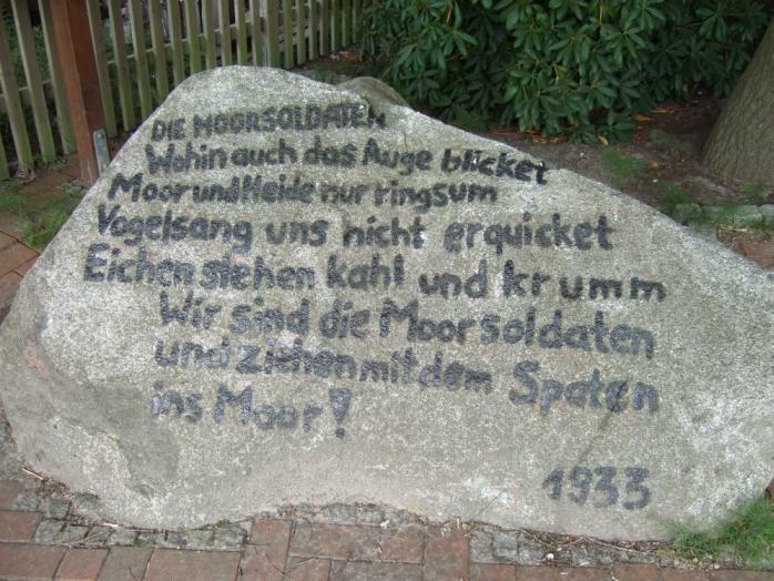 Moorsoldaten - Gedenkstein vor dem ehem. KZ Börgermoor
