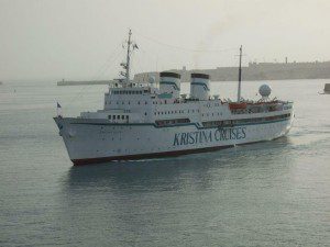 MS-Kristina Regina bei Auslaufen aus dem Hafen von Valletta / Malta am 12. April 2008