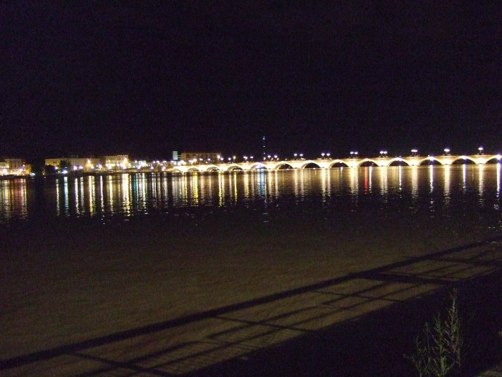 Bordeaux, pont de pierre, nachts