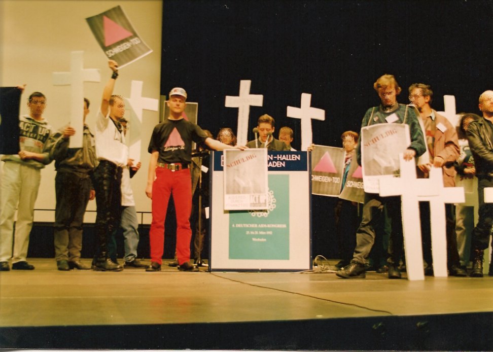 Podiumsdiskussion ACT UP : ACT UP Aktion beim 3. Deutschen Aids-Kongress Wiesbaden 1992