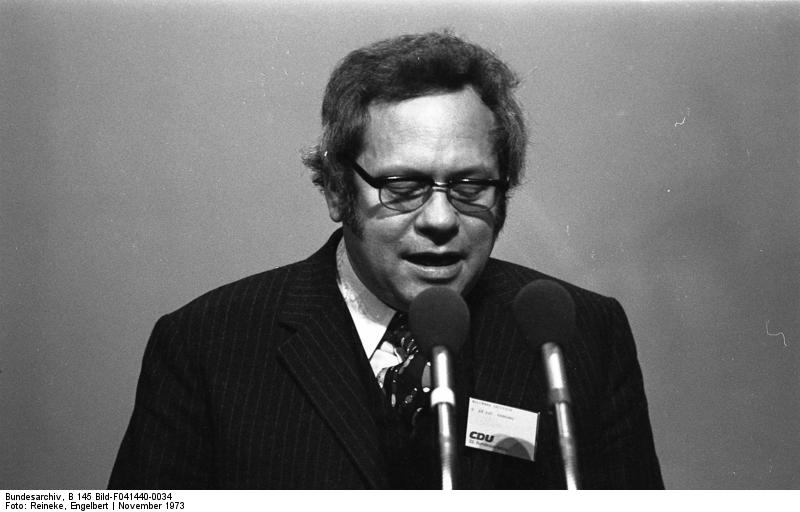  Dietrich-Wilhelm Rollmann am Rednerpult, Hamburg, CDU-Bundesparteitag 18.-20.11.1973 (Foto: Engelbert Reineke / Bundesarchiv)