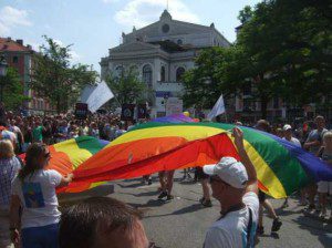 CSD München 2013 Regenbogenfahne Gärtnerplatz