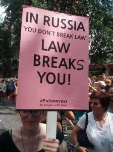 Homophobie in Russland Proteste bei der Parade CSD Hamburg 2013