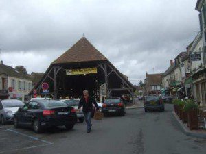 Milly-la-Foret, Markthalle