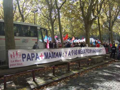 Demonstration der mpt Bordeaux 5.10.2014: Propaganda gegen Homoeltern