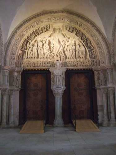 Vezelay Basilika SainteMarieMadeleine 04