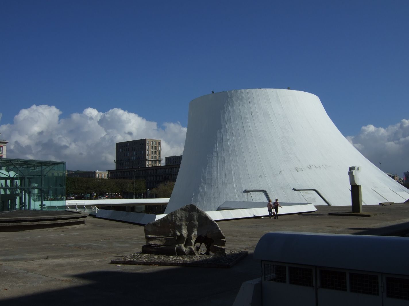 Le Volcan, Niemeyer