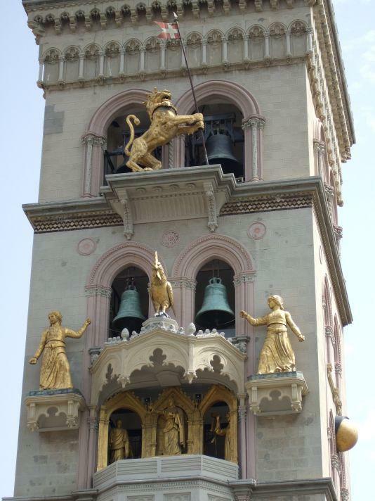 Messina Uhr Löwe brüllend