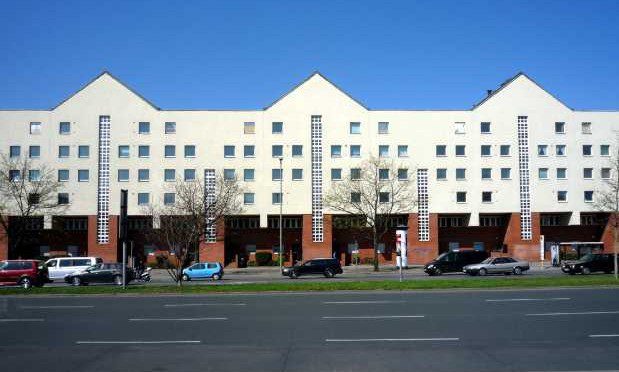 Lützowplatz Berlin: der ehemalige IBA Wohnblock von Ungers (Foto: Manfred Brückels)