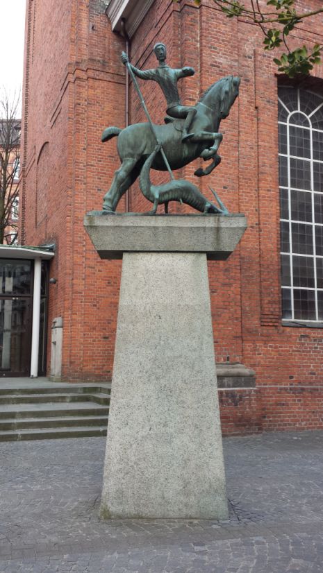 Reiterstatue Heiliger Georg als Drachentöter / Gerhard Marcks 1959