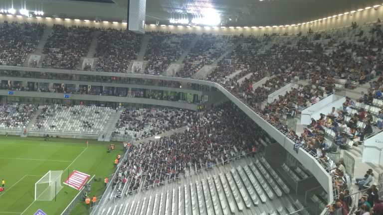 Austragungsort der EM 2016 in Bordeaux - das grand stade de Bordeaux, hier beim Spiel Girondins Bordeaux gegen AEK Larnaca am 30. Juli 2015 (Foto: Fantafluflu)