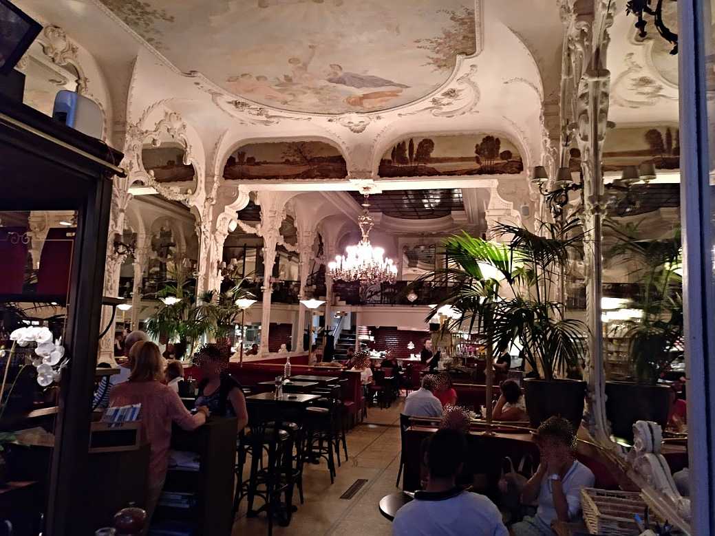 Moulins le Grand Café im August 2018