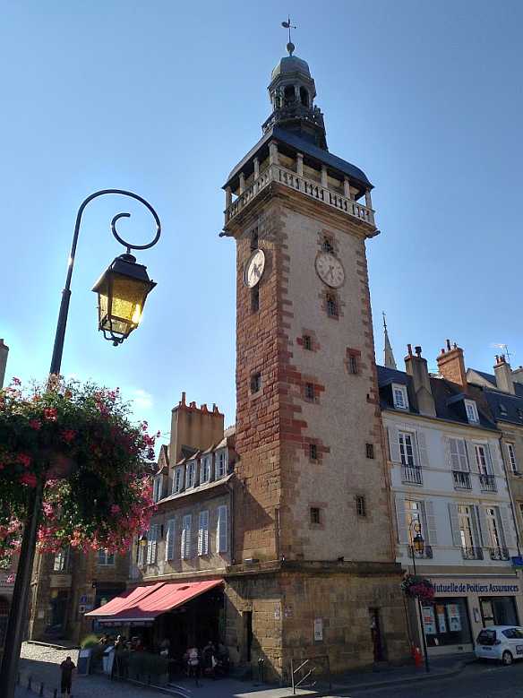 tour Jacquemart Uhrturm Moulins