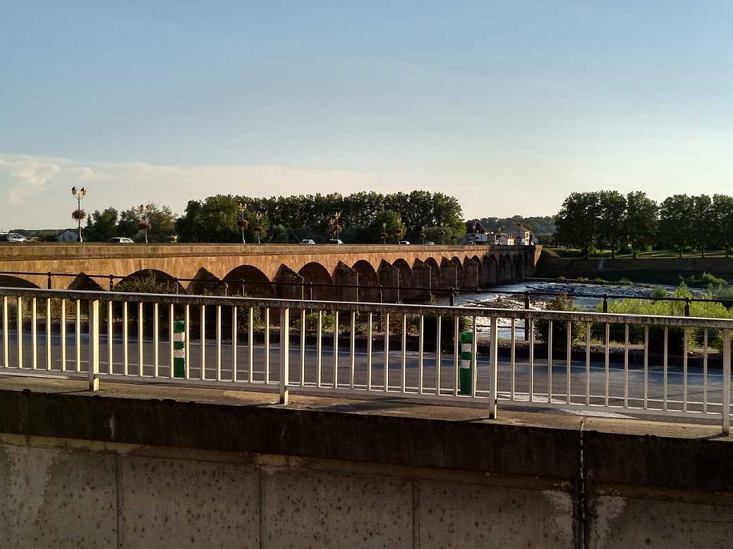 pont Régemortes in Moulins