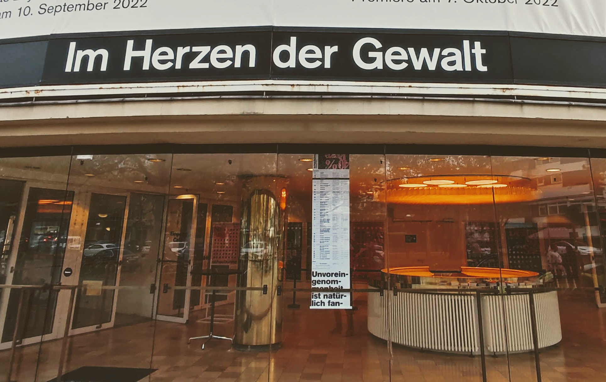 im herzen der gewalt schaubühne