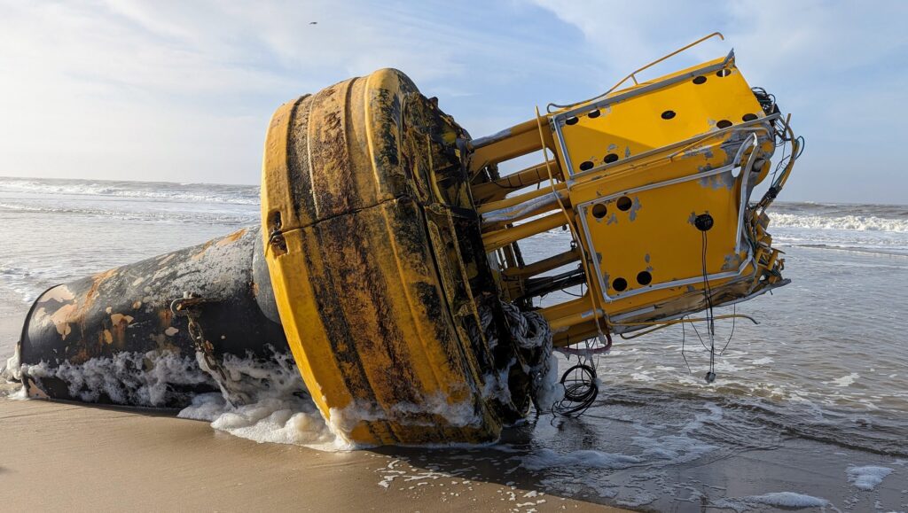 Westerland Windmesstonne angespült